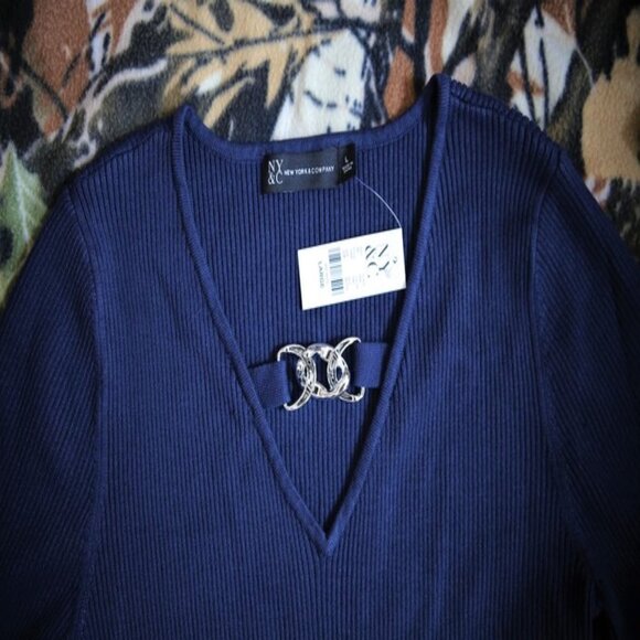 Brand New Ribbed Chain Dark Blue Sweater, size L/M, stretchy. - Picture 3 of 7